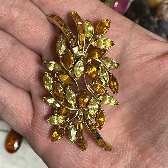 Vintage Coro Rhinestone Brooch - Picture 7 of 10